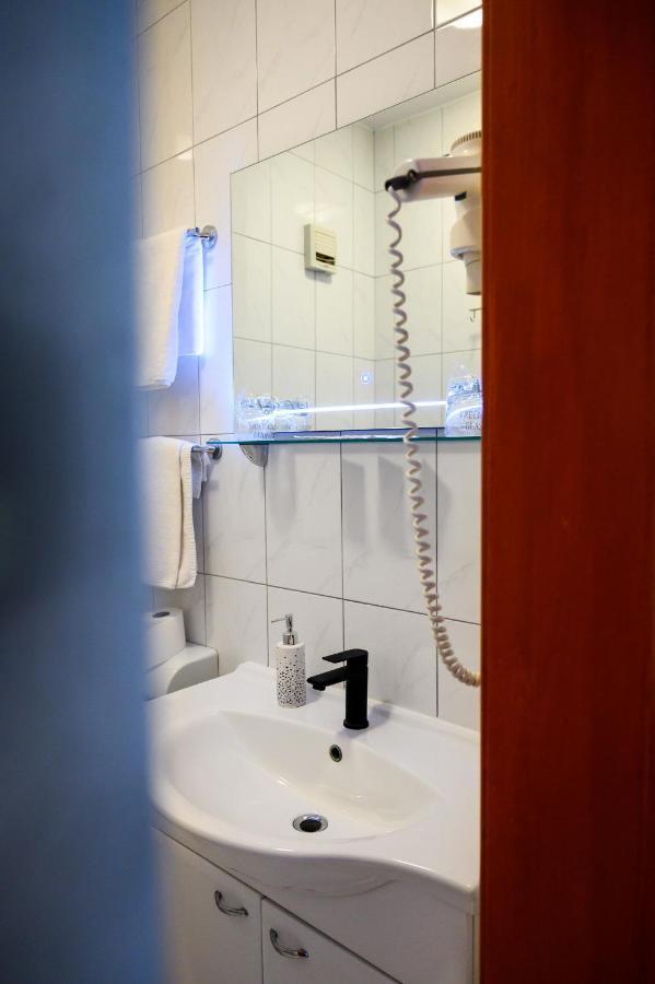 Hotel Mb Меткович Экстерьер фото